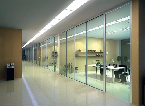 Maßangefertigte Raumteiler für Büroflächen/ Trennwandsysteme